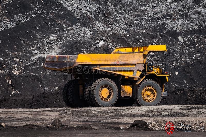 煤矿采矿机械：非道路大型矿用运输车